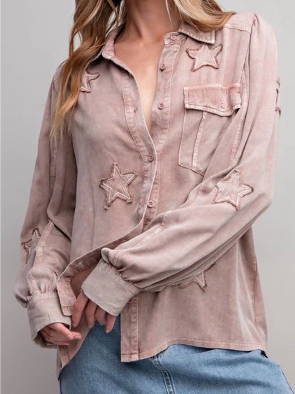 Easel Mineral Washed Blush Star Embroidered Button-Down Shirt
